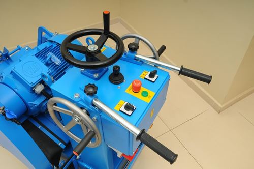 2 KBK-1000 Elektrikli Derz Kesme Makinesi.JPG