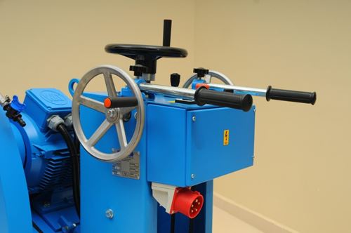 3 KBK-1000 Elektrikli Derz Kesme Makinesi.JPG